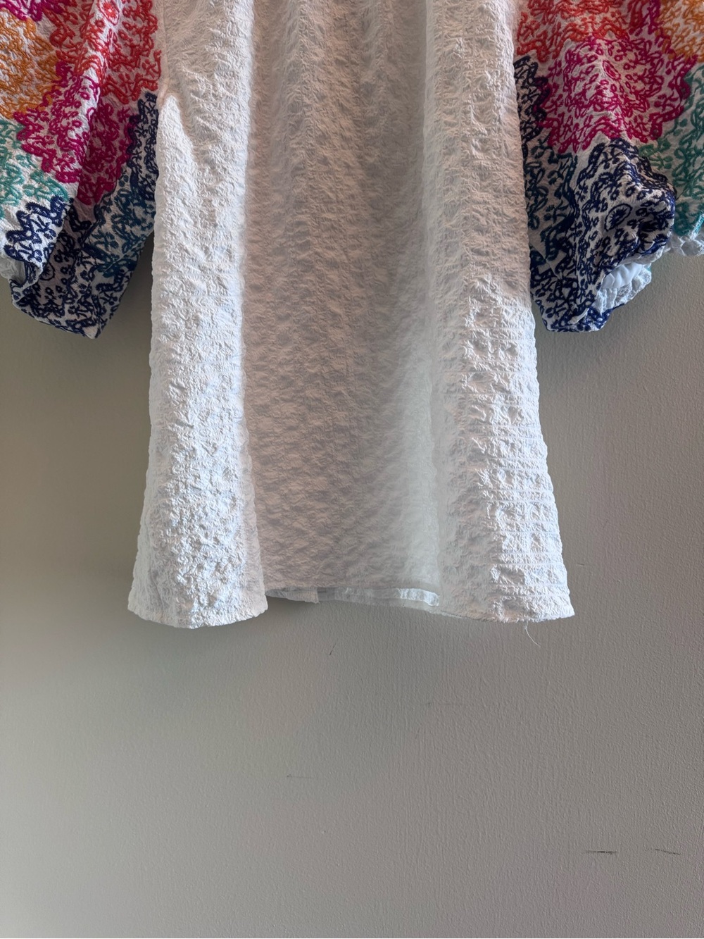 THML XS White Textured Embroidered Puff Sleeve Ruffle Neck Blouse - Picture 4 of 9